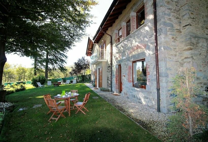 ホテル Cottage Alpino Immerso Nel Bosco