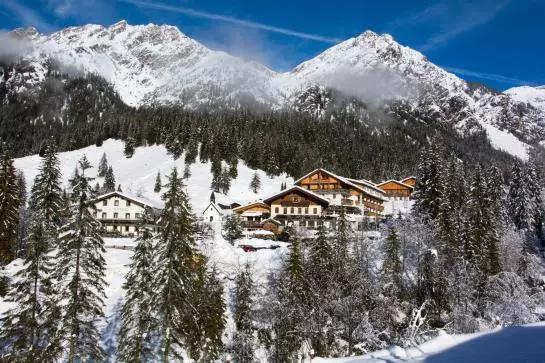 Отель Almwellness Resort Tuffbad