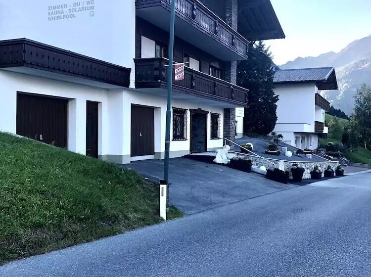 ベッドアンドブレックファースト Haus Hubertus Wintersaison Und Sommersaison