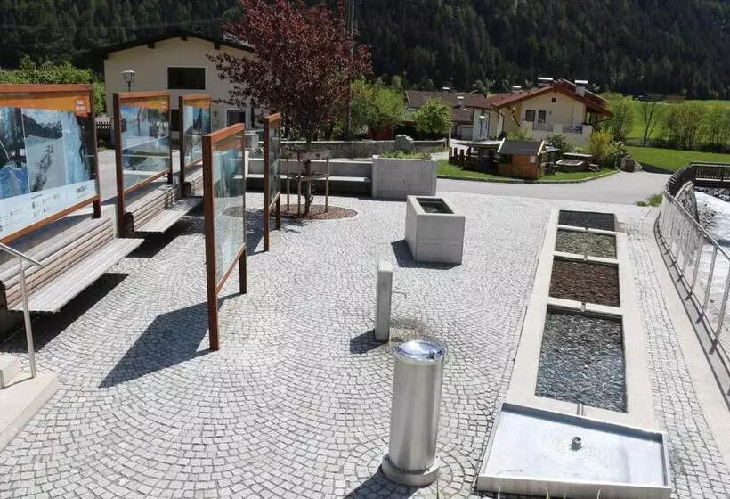 تختخواب و صبحانه Pension Fuchs