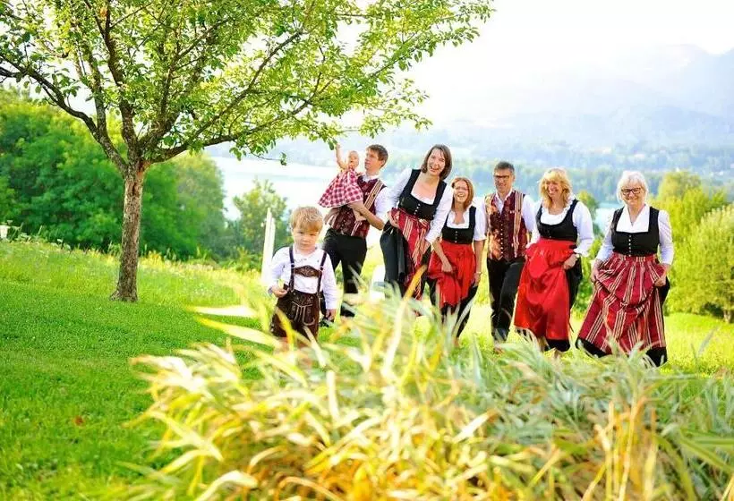 ホテル Biohof Naturzeit Faaker See