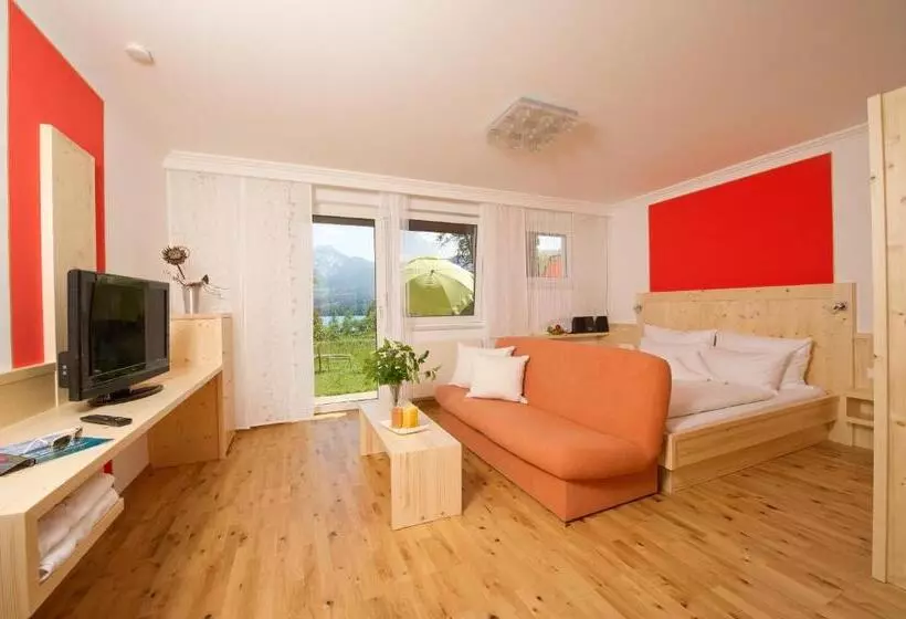 ホテル Biohof Naturzeit Faaker See