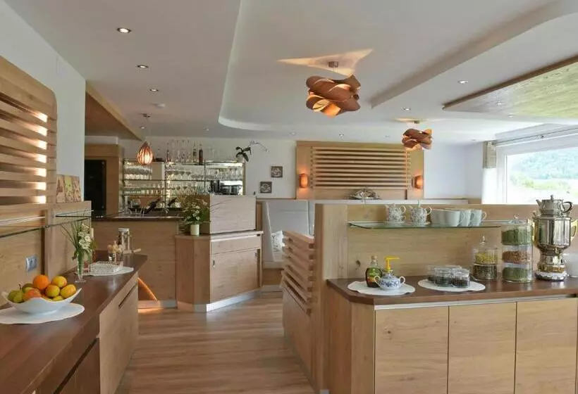 ホテル Biohof Naturzeit Faaker See