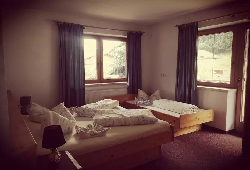 هتل Ferienhof Kampfl