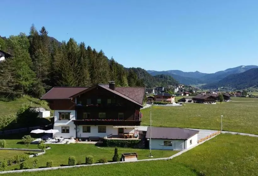 ホテル Frühstückspension Seeblick