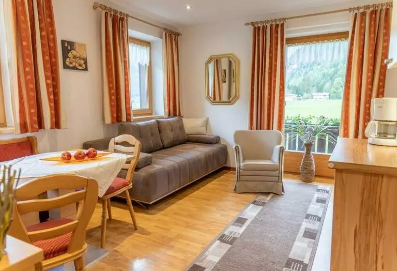 ホテル Frühstückspension Seeblick