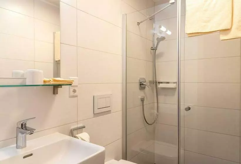 ホテル Frühstückspension Seeblick