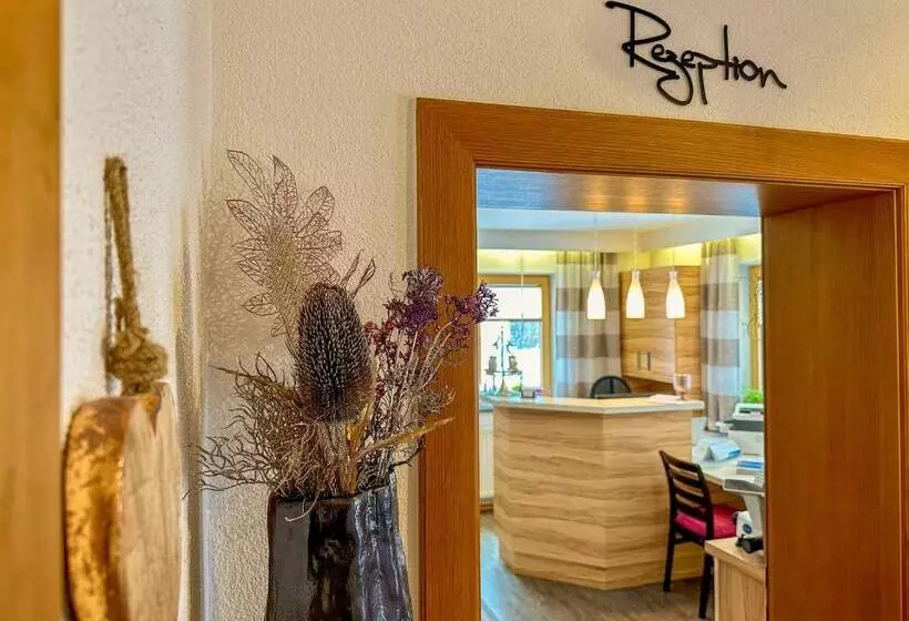 ホテル Frühstückspension Seeblick