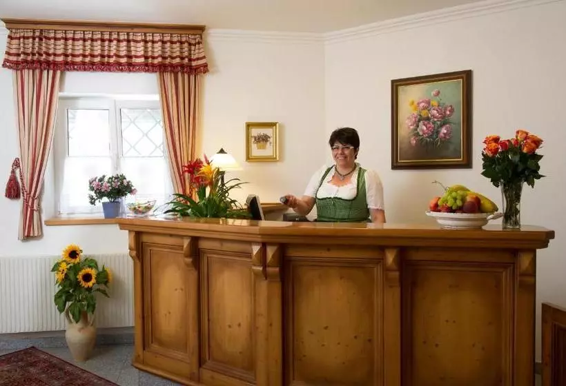 فندق Garni Nöserlgut