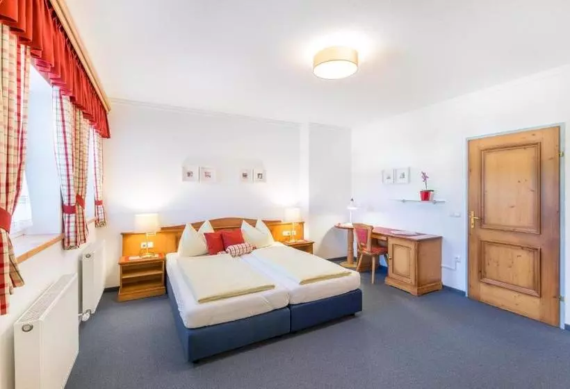 فندق Garni Nöserlgut