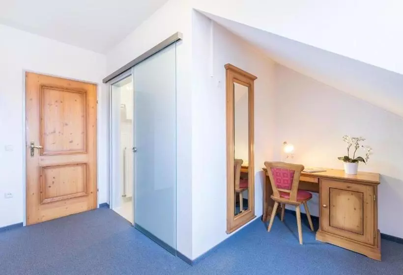 فندق Garni Nöserlgut