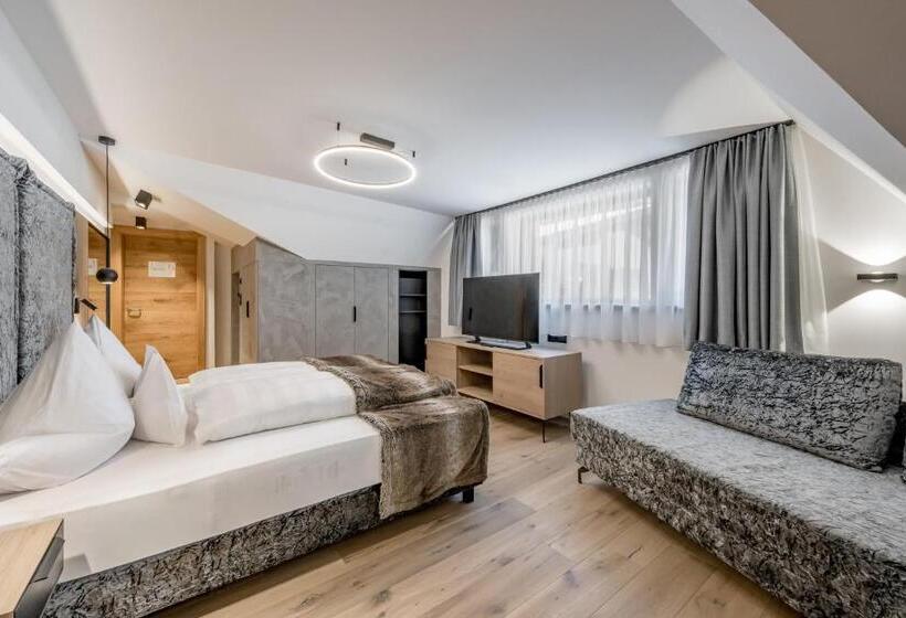 Отель Grauer Bär