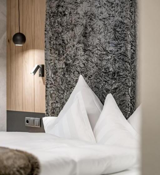 Отель Grauer Bär