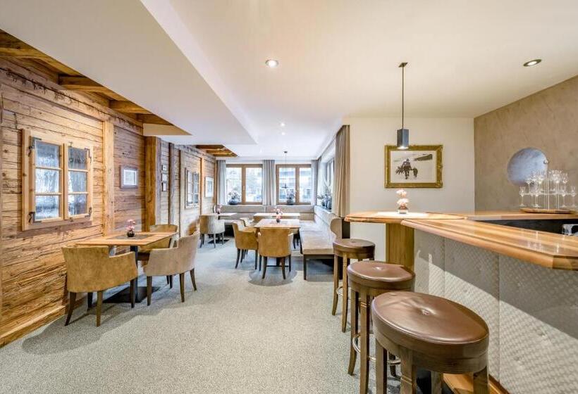 Отель Grauer Bär