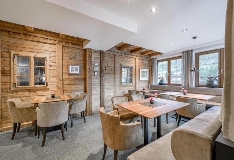 Отель Grauer Bär