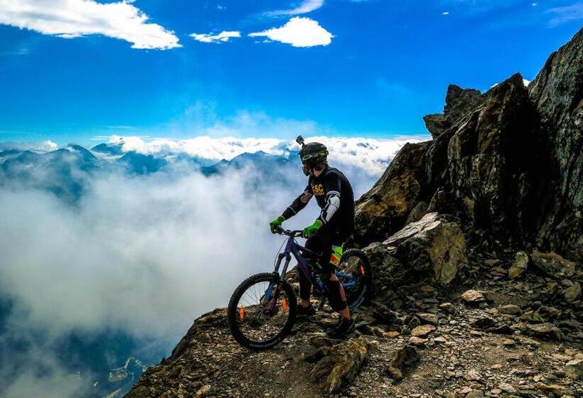 Отель Grauer Bär