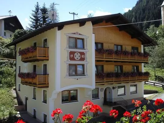 Bed and Breakfast Haus Albert Pension