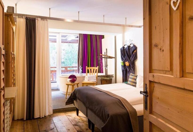 ホテル Raffl's St. Antoner Hof