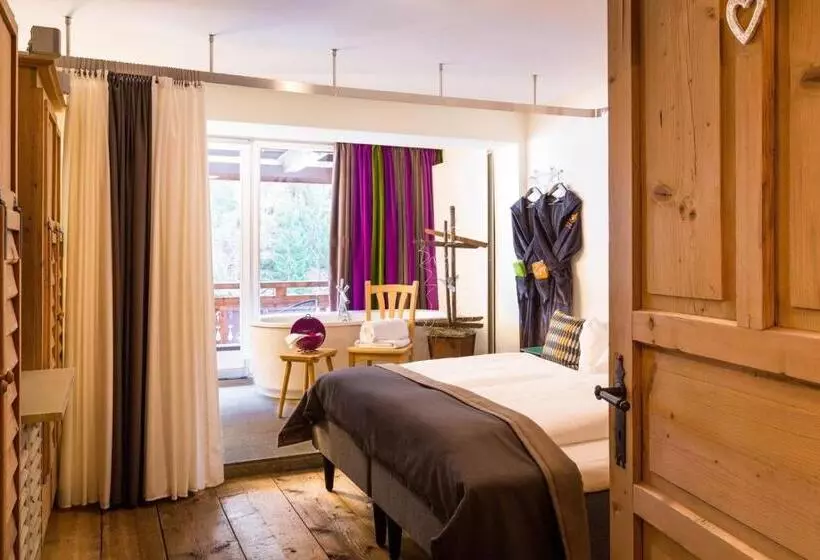 Отель Raffl's St. Antoner Hof