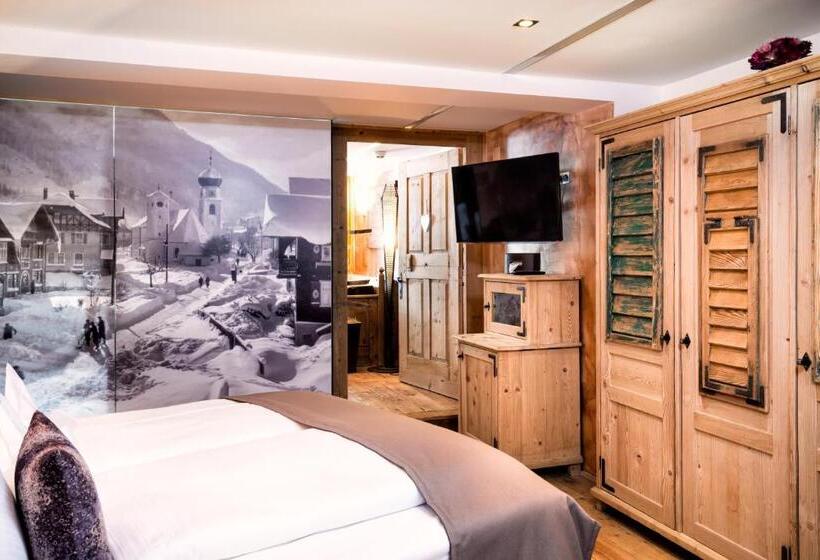 ホテル Raffl's St. Antoner Hof