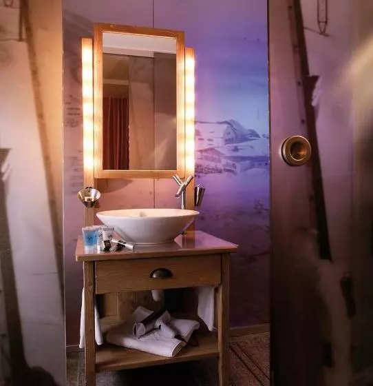 Отель Raffl's St. Antoner Hof