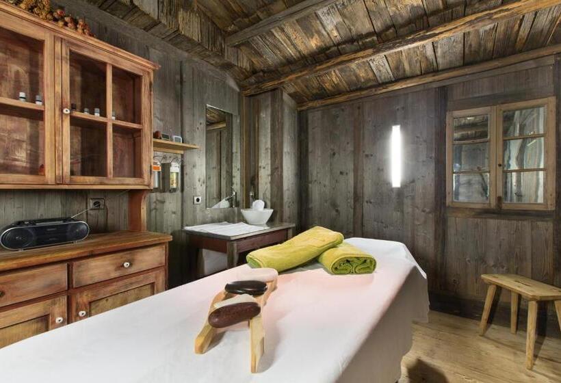 ホテル Raffl's St. Antoner Hof