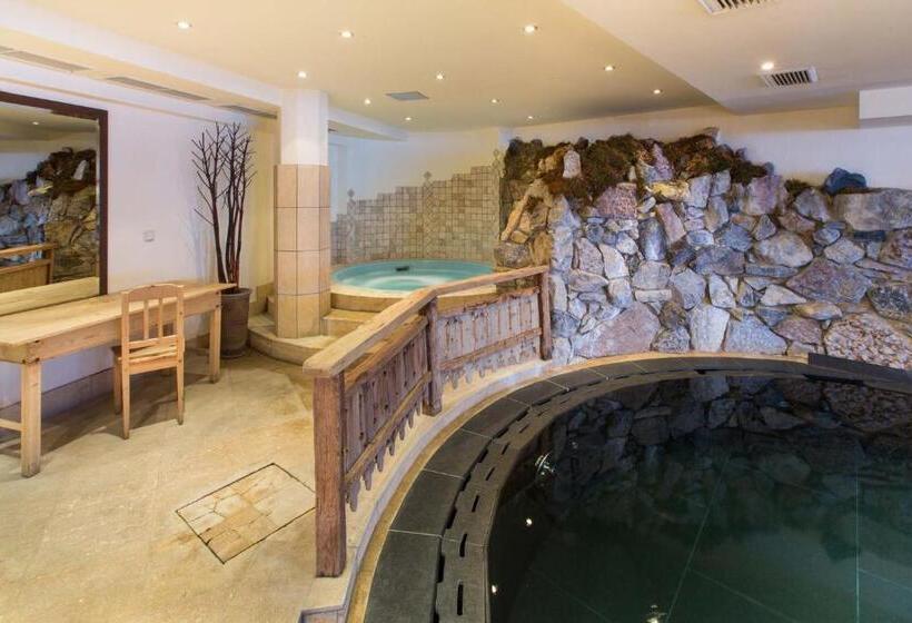 ホテル Raffl's St. Antoner Hof