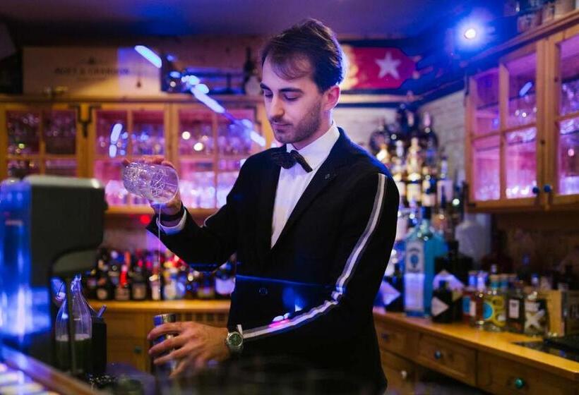 ホテル Raffl's St. Antoner Hof