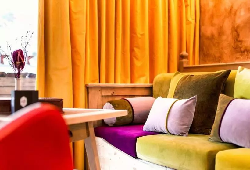 Отель Raffl's St. Antoner Hof