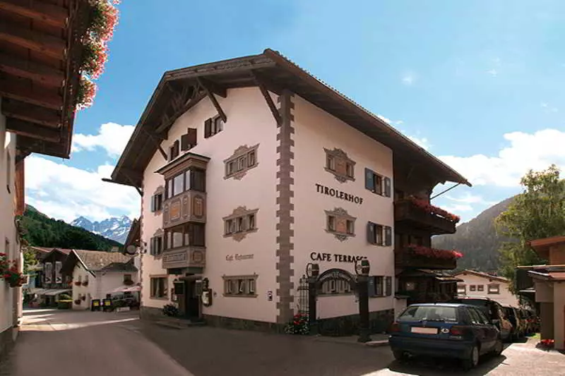 Hotelli Tirolerhof