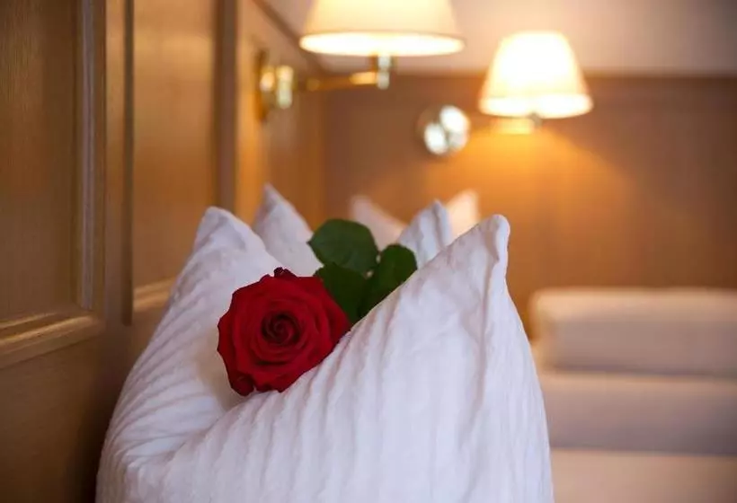 فندق Zillertaler Weinstadl