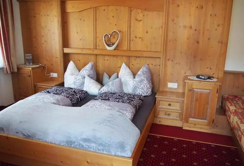 ペンション Appartements Gästehaus Schrott