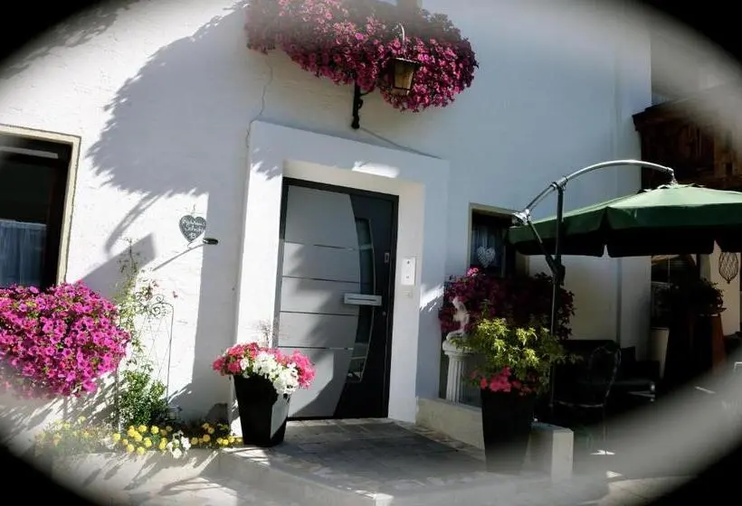 ペンション Appartements Gästehaus Schrott