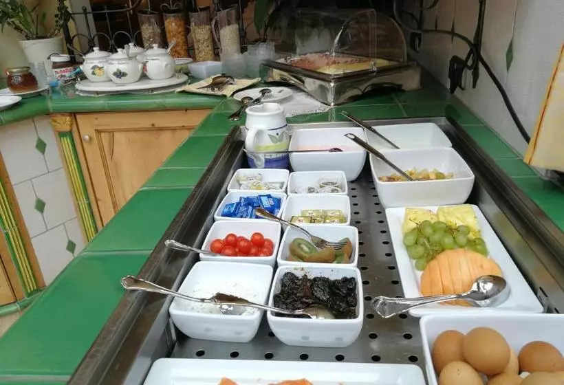 پانسیون Eggerwirt Kitzbühel, Hotel & Restaurant