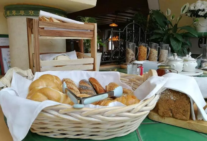 پانسیون Eggerwirt Kitzbühel, Hotel & Restaurant