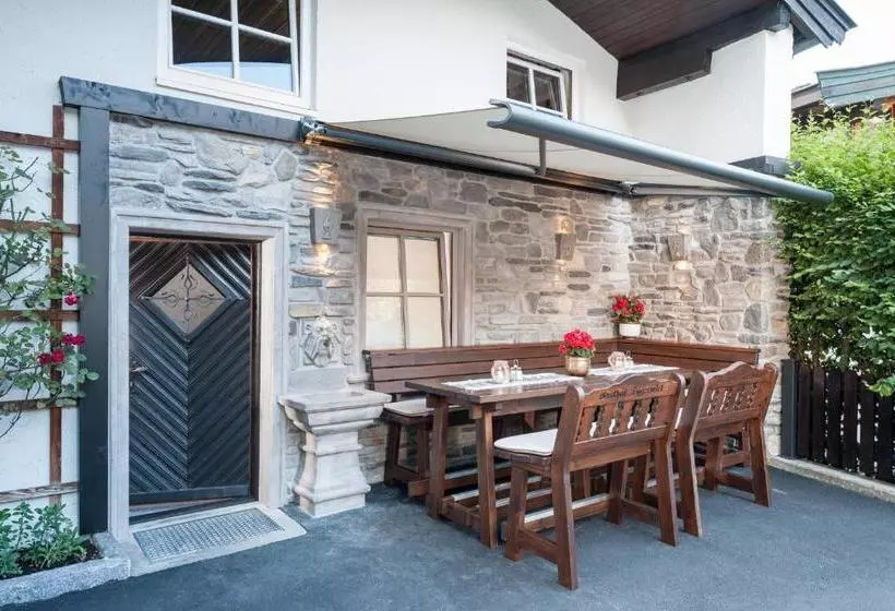 پانسیون Eggerwirt Kitzbühel, Hotel & Restaurant