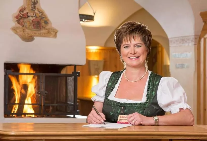 پانسیون Eggerwirt Kitzbühel, Hotel & Restaurant