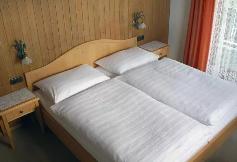 Bed and Breakfast Pension Schierl