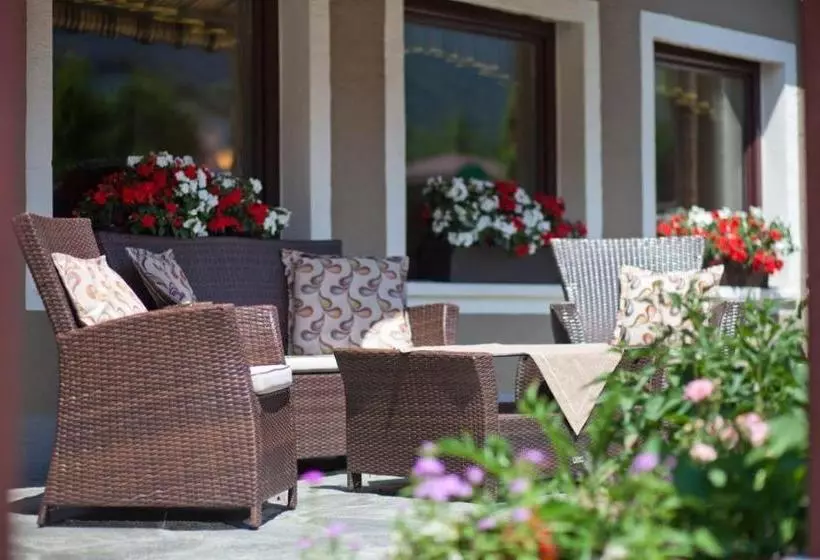 Bed and Breakfast Pension Schierl