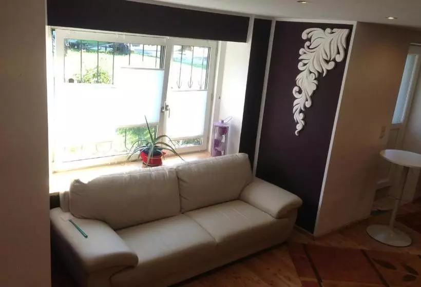 Bed and Breakfast Pension Schierl