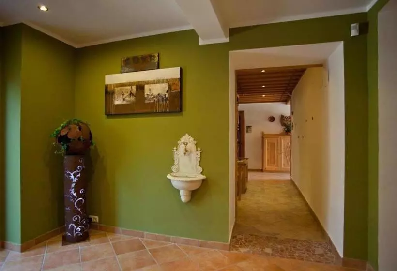 Bed and Breakfast Pension Schierl