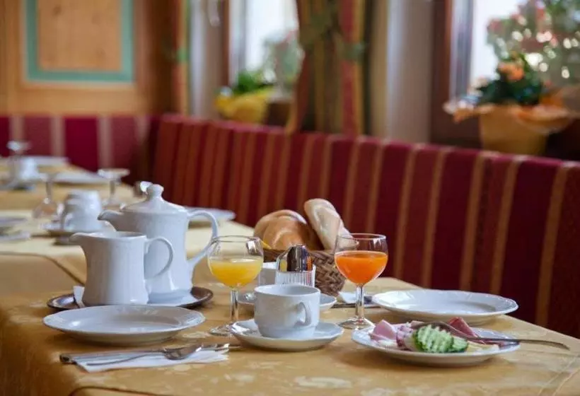 Bed and Breakfast Pension Schierl