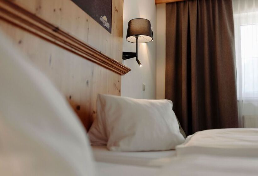 فندق Bergzeit By Seven