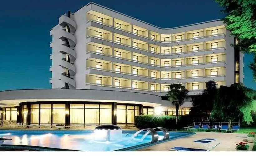 ホテル Commodore Terme