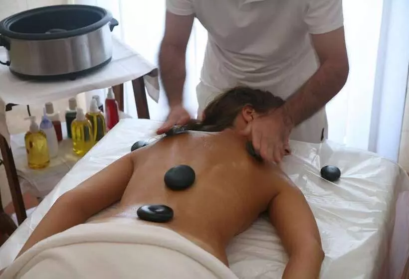 ホテル Commodore Terme