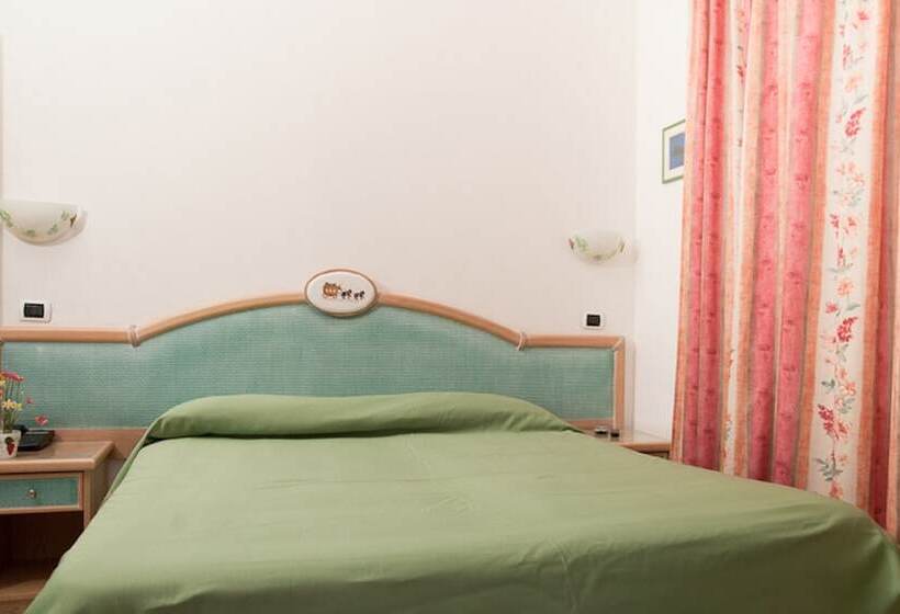 هتل Del Postiglione