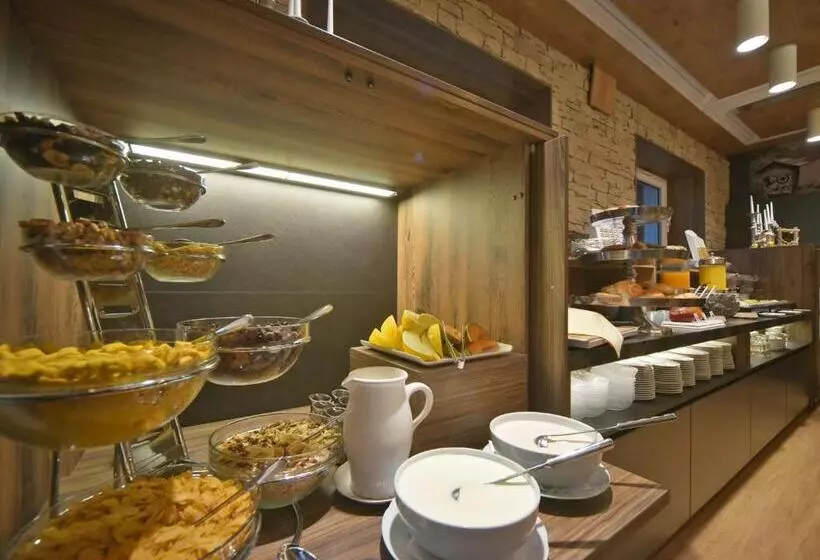 Отель Ertl & Mexican Cantina Salud