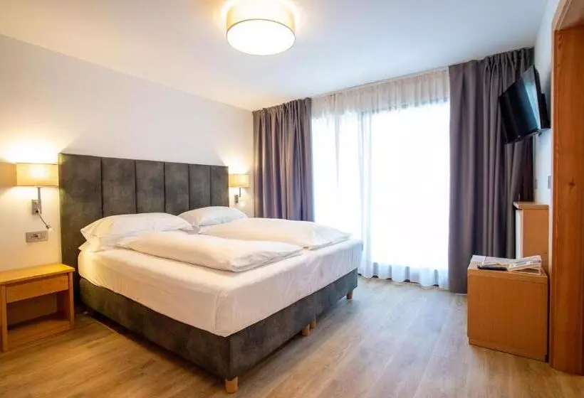 هتل Europeo Alpine Charme & Wellness