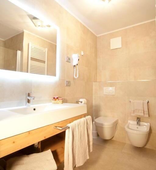 Отель Europeo Alpine Charme & Wellness