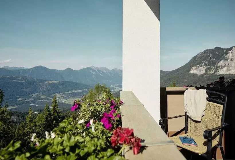 Отель Robinson Schlanitzen Alm Hermagor